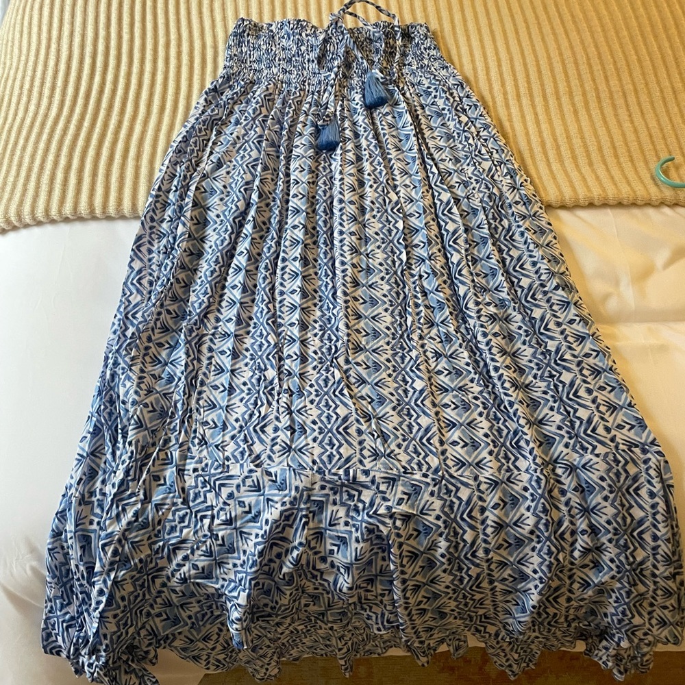 Maxi skirt - beachy pattern with a flattering wide Waite bang